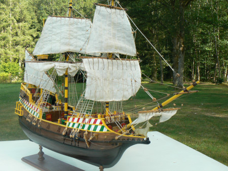 index img GoldenHind mini.JPG